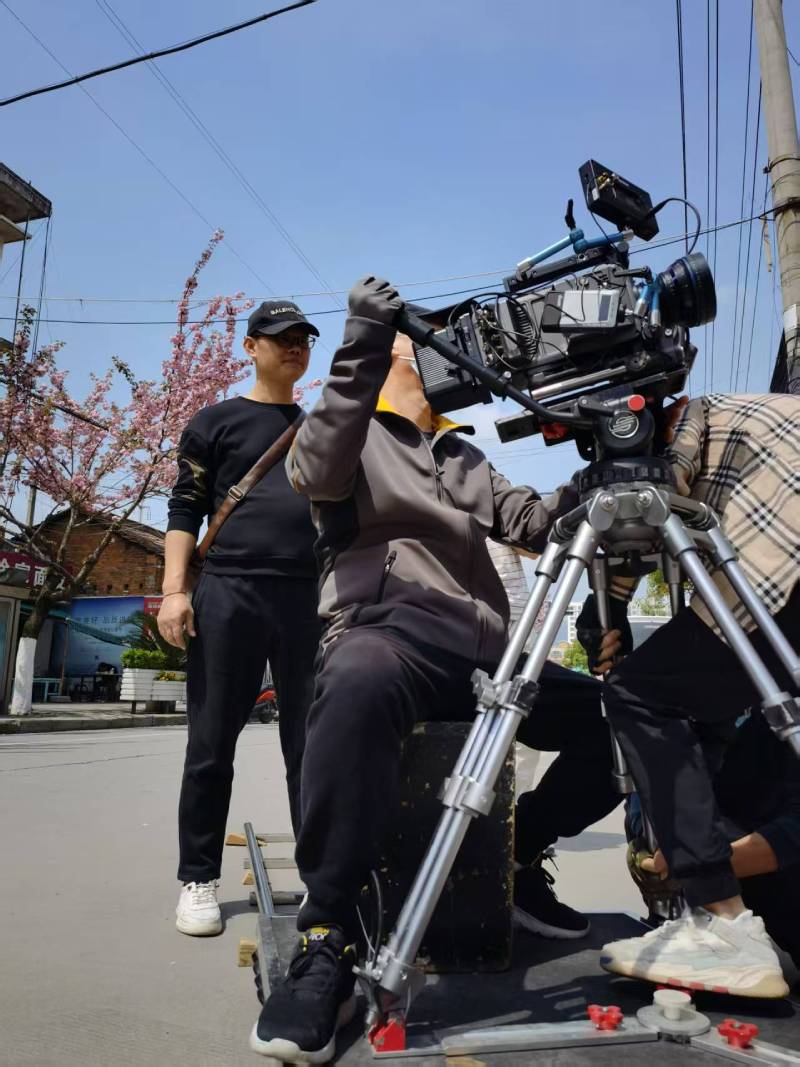 革吉县广告片拍摄：快消品牌爆款之选，网感内容适配社媒传播！